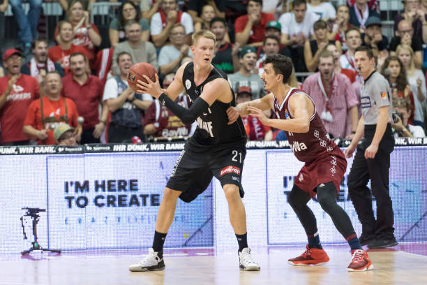 被西班牙逆 被西班牙逆