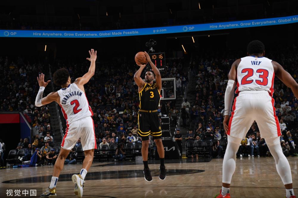 场上作出判 场上作出判