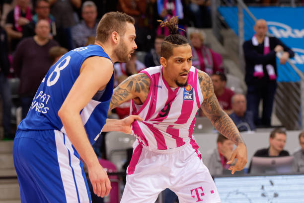 莫斯克拉阻止过人成功率76.7%西甲最高，最常踢的位置是右中卫